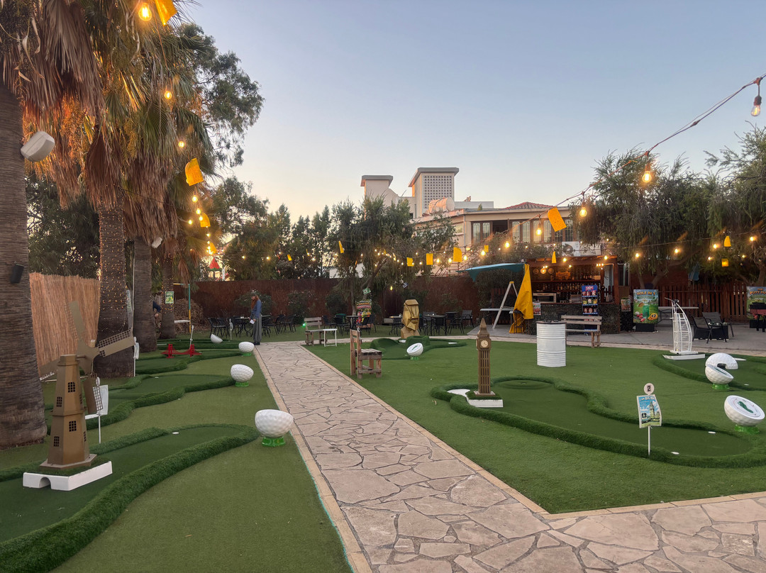 Putt Putt Mini Golf And Garden Bar-Oroklini必去景点
