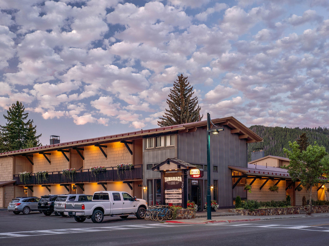 森瓦利酒店住宿-Tamarack Lodge & Resort
