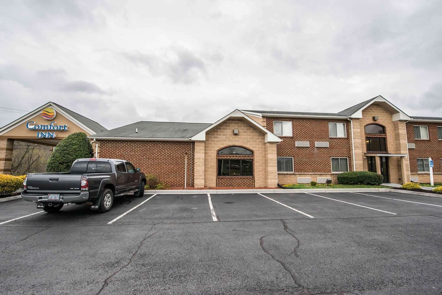 Comfort Inn Atkins - Marion I-81-官方