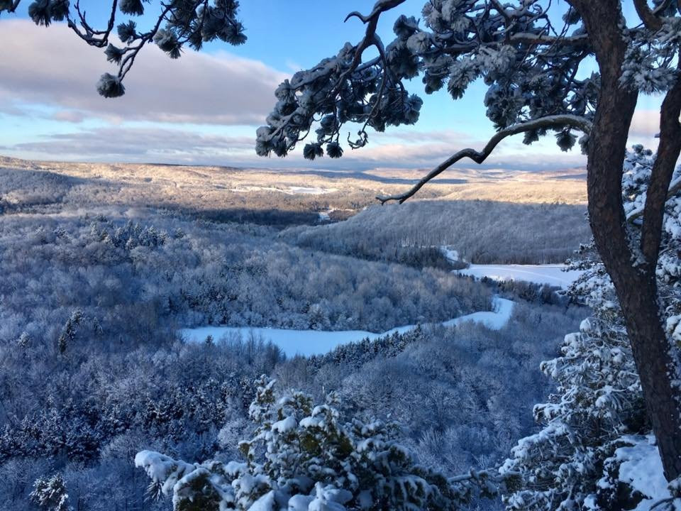 Sainte-Marcelline-de-Kildare酒店住宿-Auberge de la Montagne Coupée