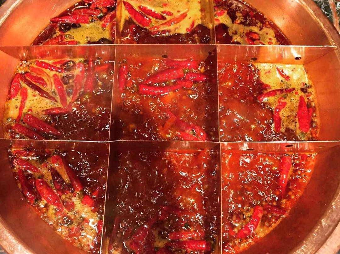 山城辣妹子重庆火锅(呼家楼北街店)主图