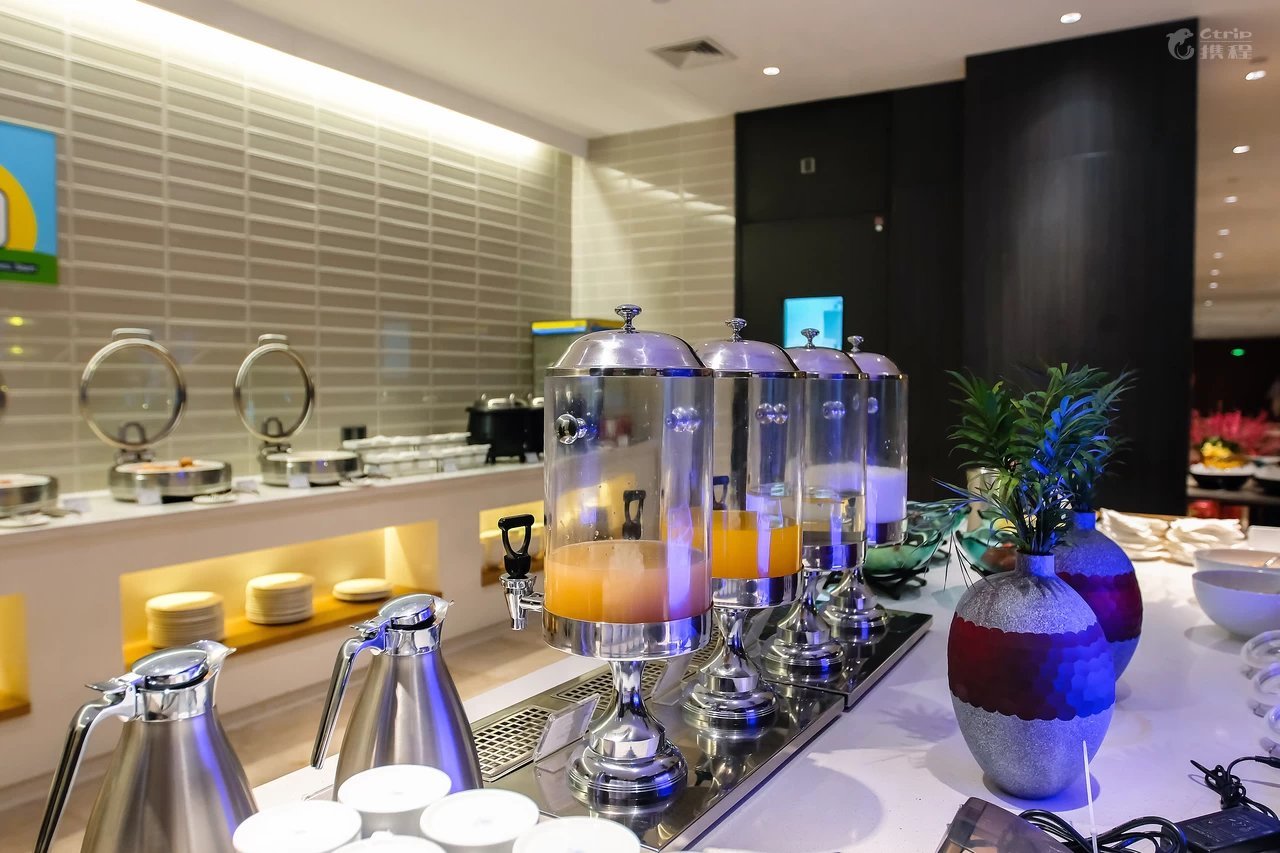 哈尔滨群力智选假日酒店-商务中心/多功能厅
