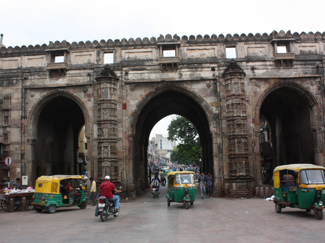 Teen Darwaza景点图片