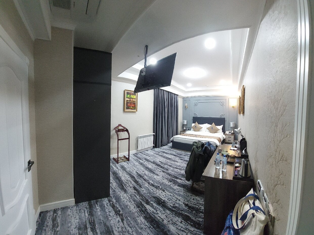 Tinchlik  Plaza  Hotel