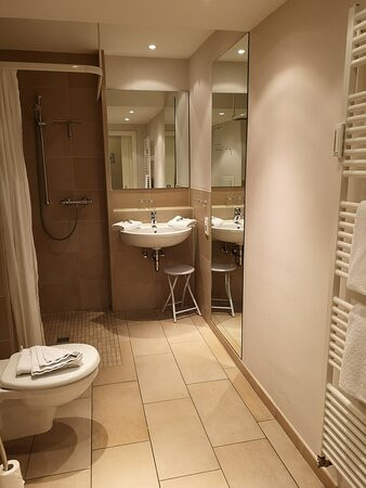 Strand Hotel主图