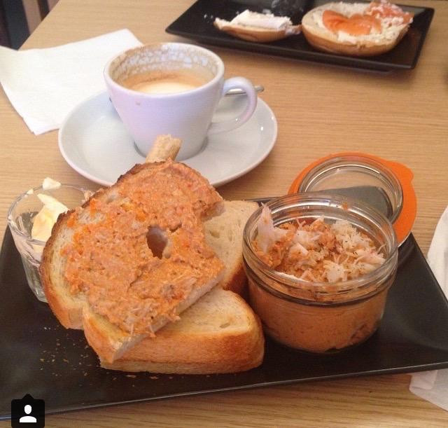 Arch Sixteen Café