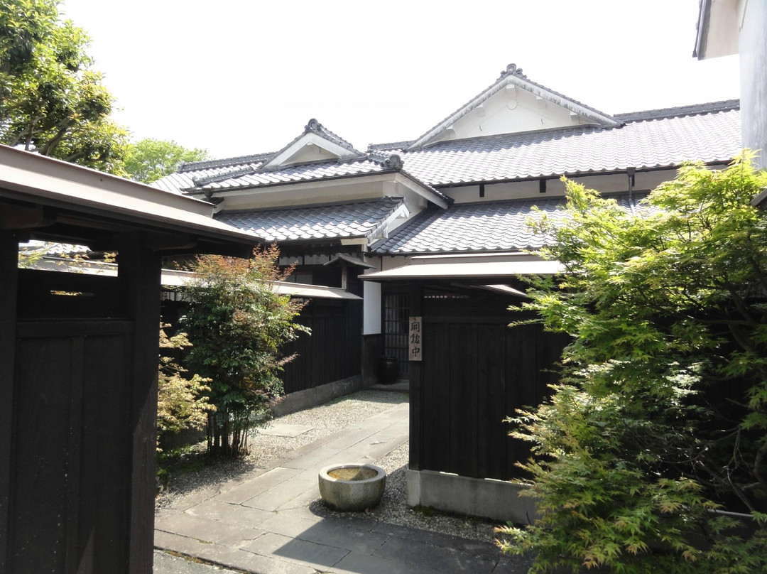 Kagamida Yashiki Structures景点图片