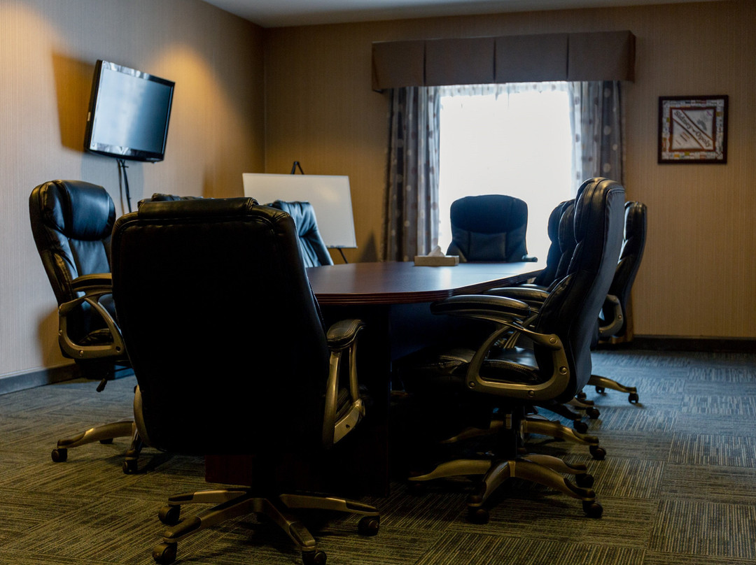 Holiday Inn Express & Suites Sidney By IHG主图