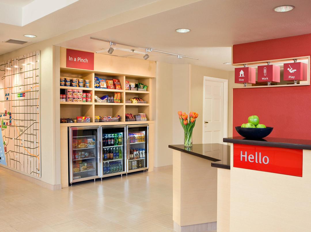 洛杉矶拉克斯曼哈顿海滩镇广场套房酒店主图