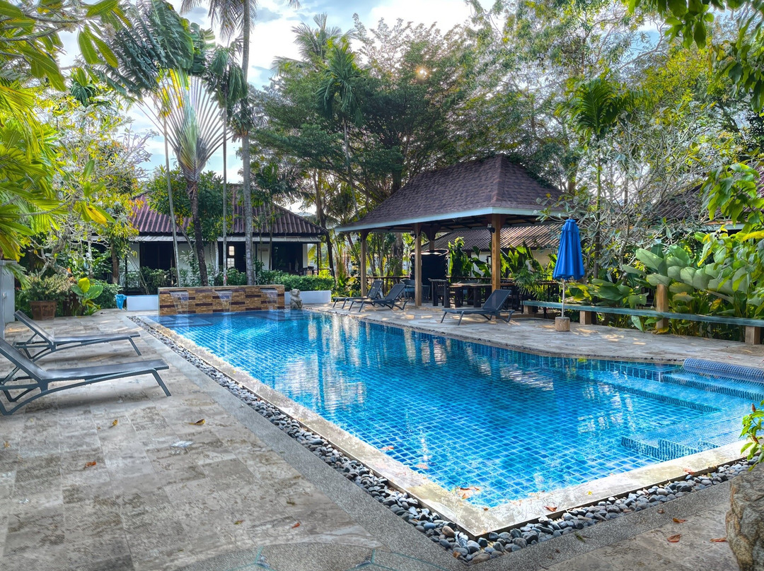 普吉岛椰村度假村主图