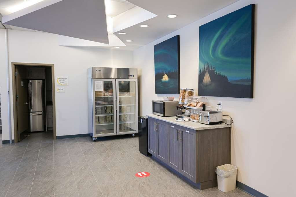 穆索尼温德姆速8酒店主图