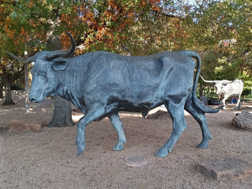 Branding the Brazos Sculpture-韦科必去景点