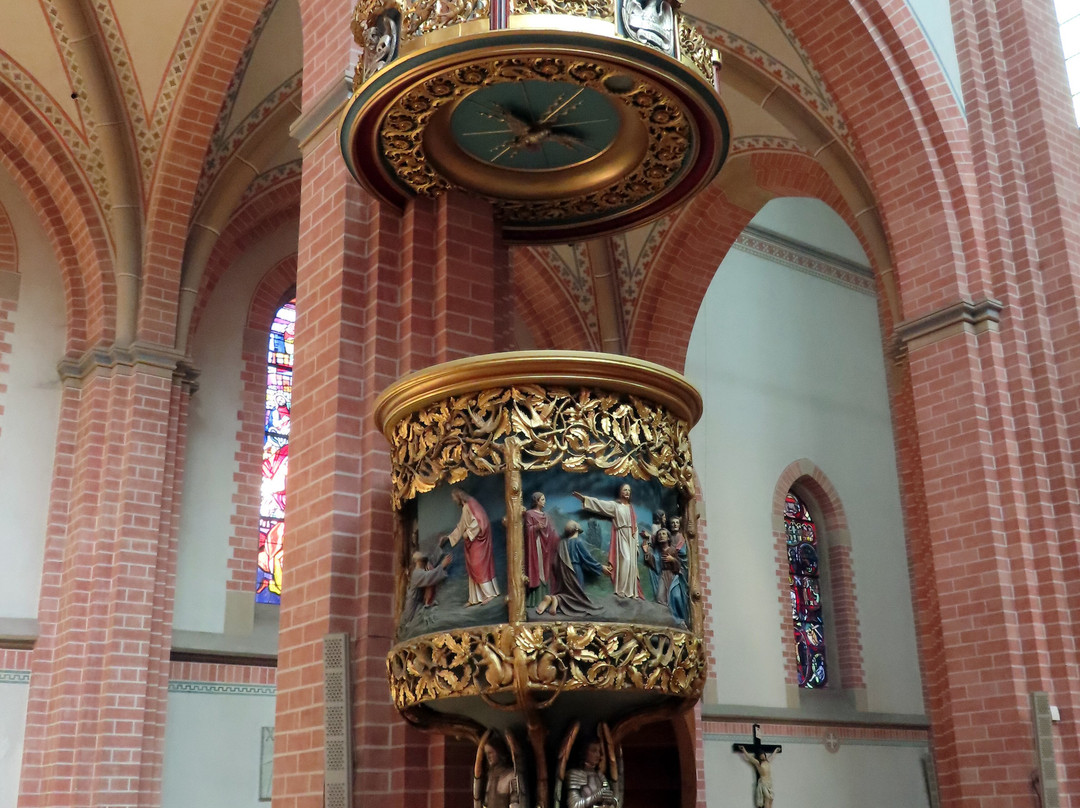 Herz. Jesu Kirche景点图片