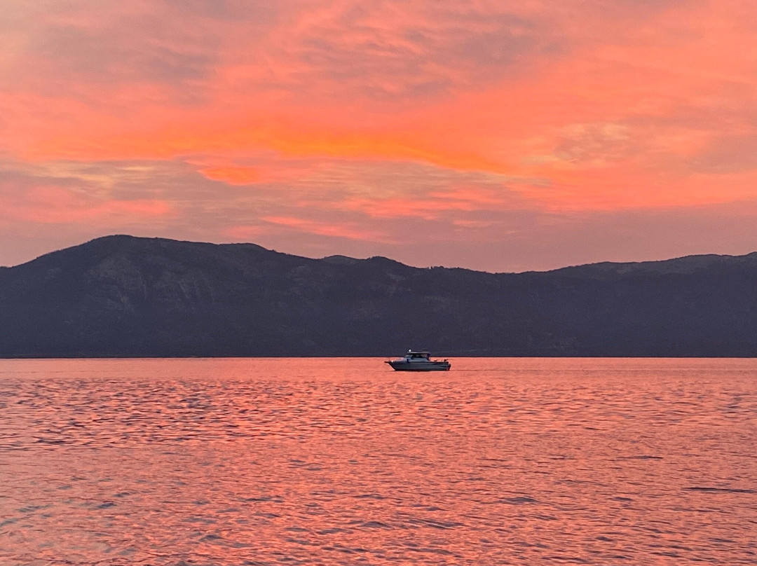 Hooked Up Sport Fishing-Carnelian Bay必去景点