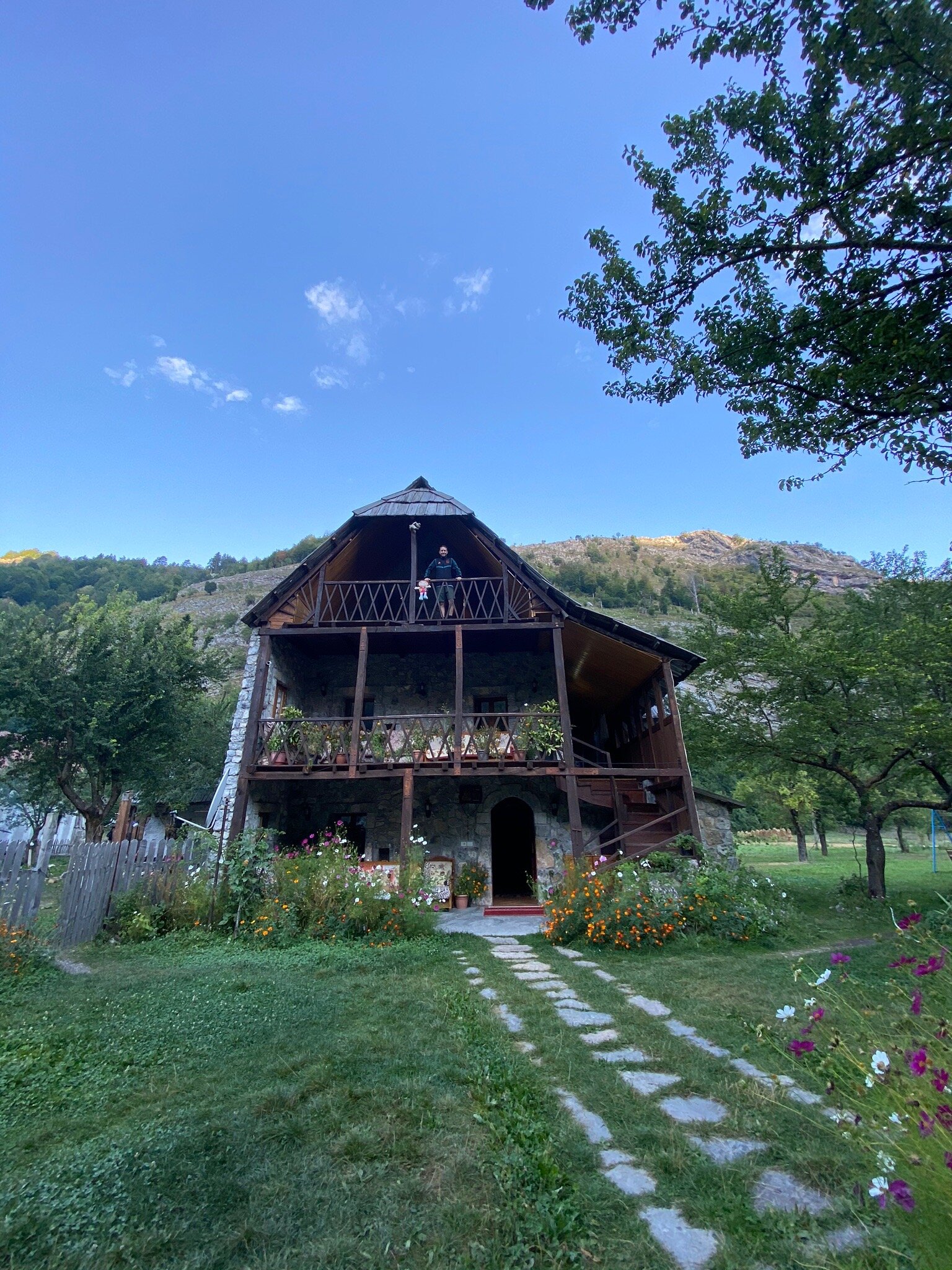 Guesthouse Kol Gjoni-官方