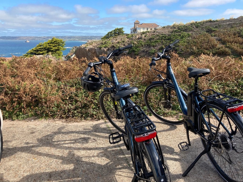 Island E-Bikes景点图片
