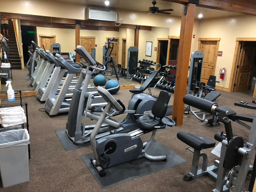 牛仔乡村度假酒店主图