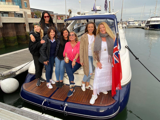 Superhawk Marine-普尔必去景点