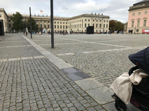 Book Burning Memorial at Bebelplatz-柏林必去景点