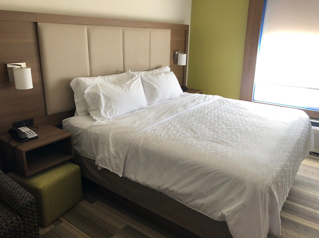 Holiday Inn Express & Suites Saskatoon Centre By IHG