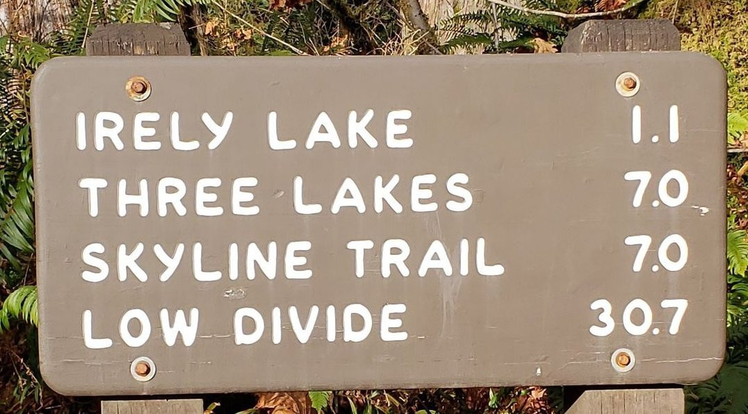 Irely Lake Trailhead景点图片