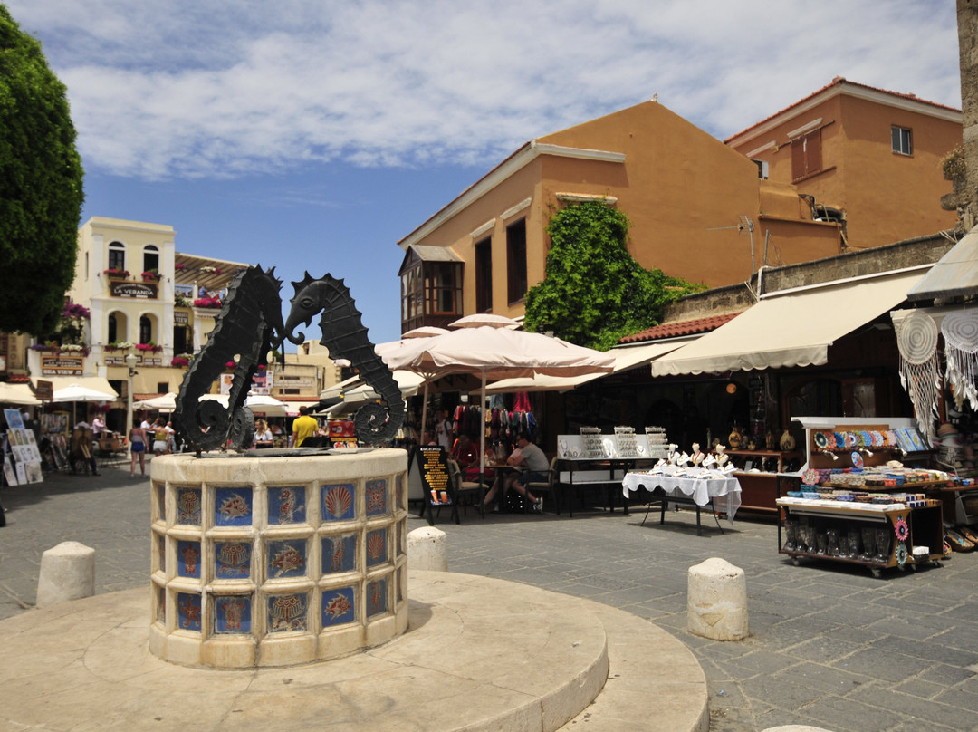 Evreon Martyron Square景点图片