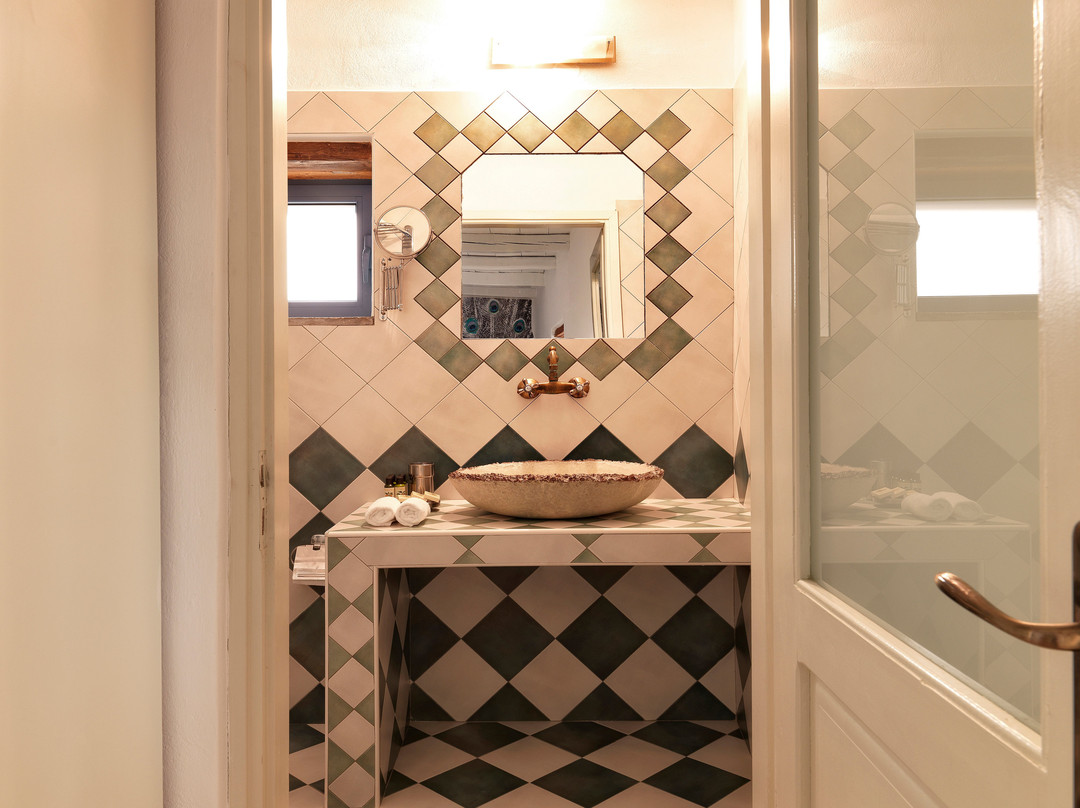 Cressa Ghitonia Village主图