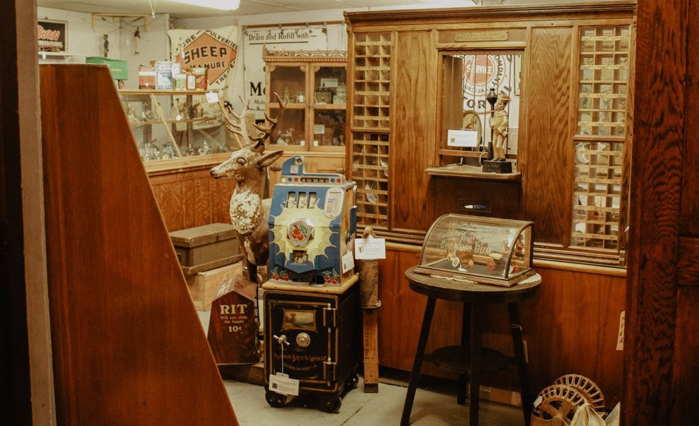 Bargain John's Antiques景点图片