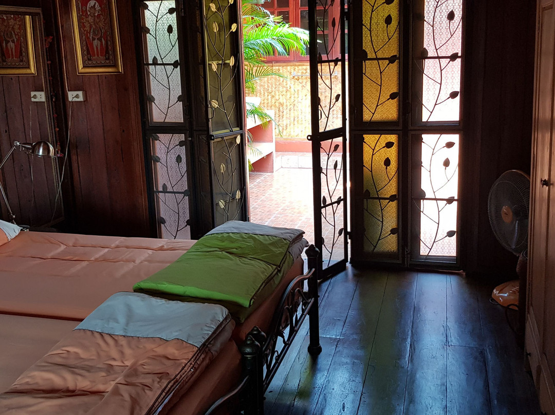 Golden Teak Home主图