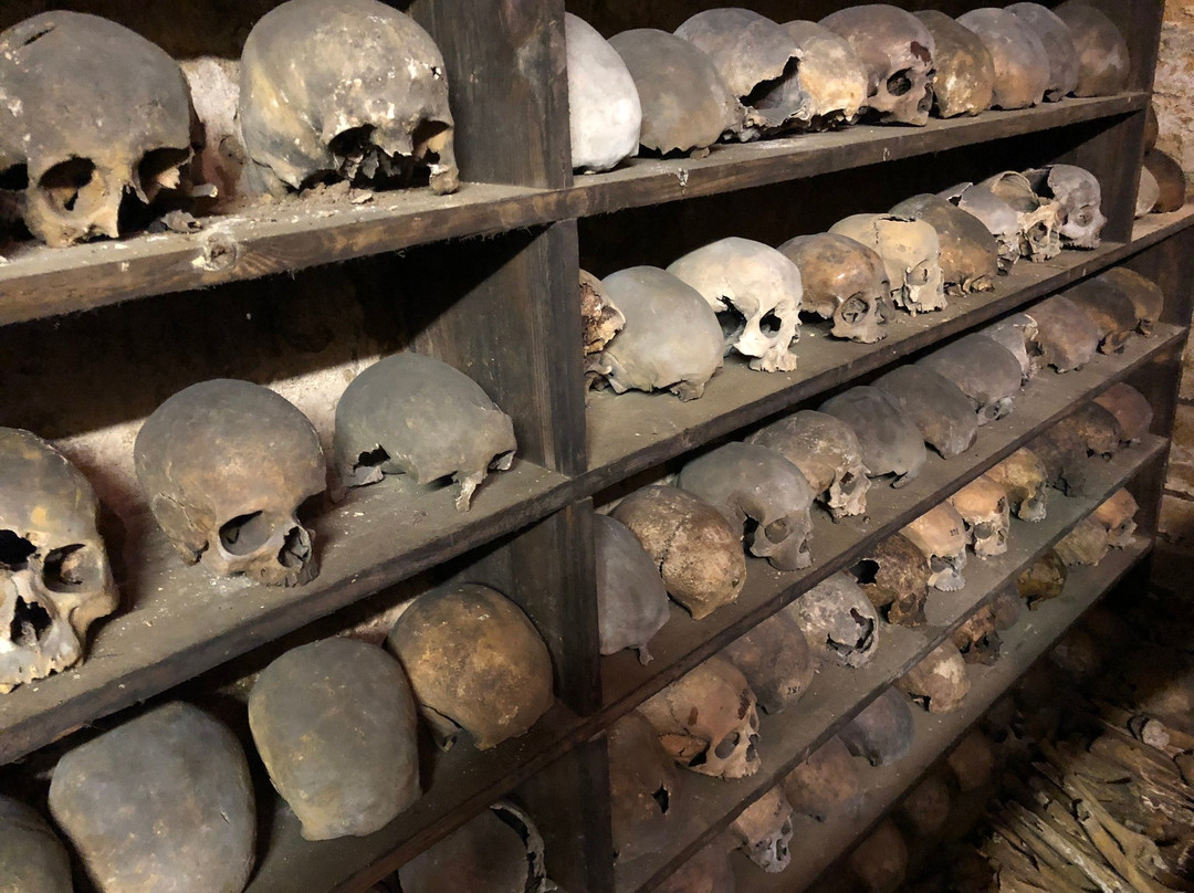 Rothwell Bone Crypt-Rothwell必去景点