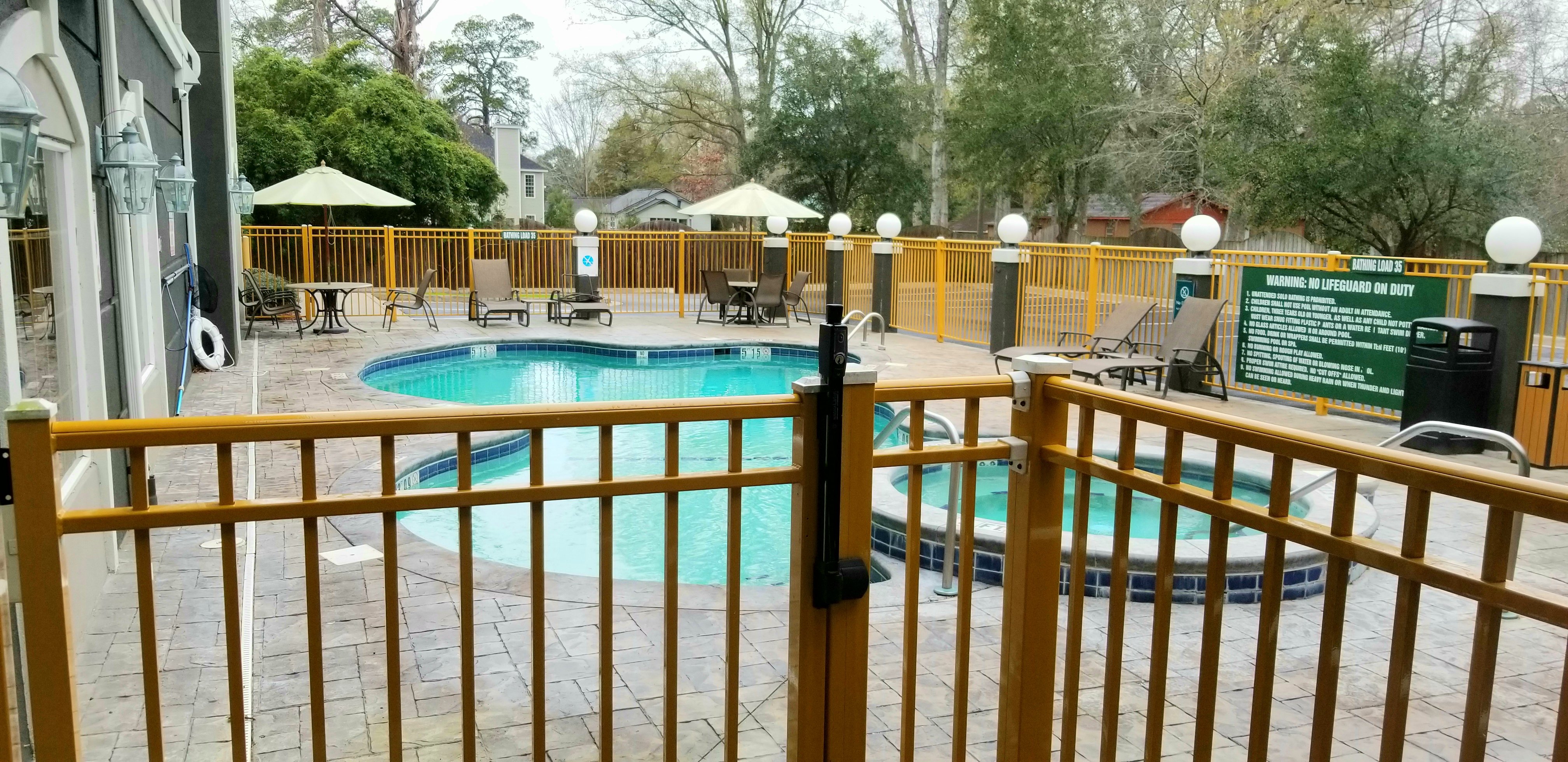La Quinta Inn & Suites by Wyndham Savannah Airport - Pooler-泳池