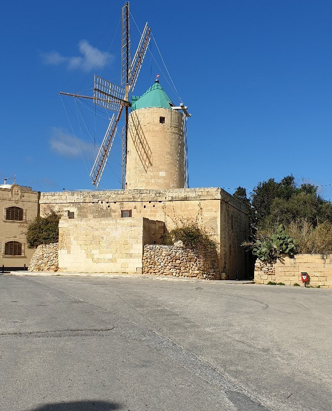 Qala Windmill (Ta ' Randu Windmill)-Qala必去景点