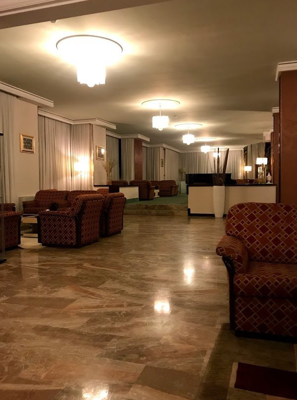 帝国温泉酒店主图