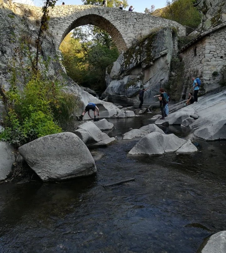 Stone Bridge Near Village Zovich-Pelagonia Region必去景点