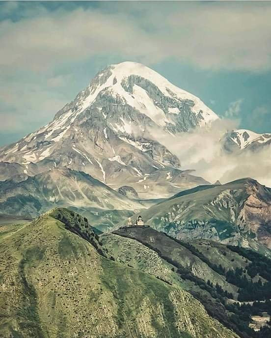 Kazbegi View主图