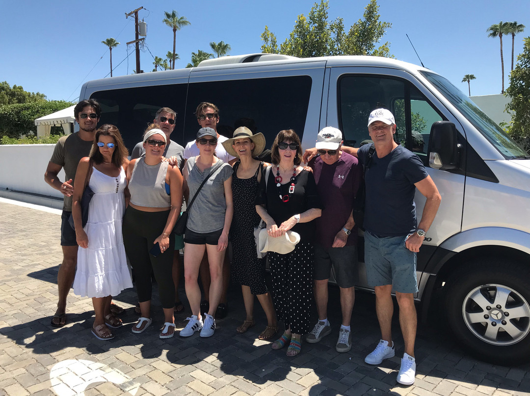 Shuttle Me Five Star Transportation-棕榈泉市必去景点