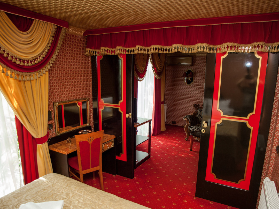 Royal Hotel主图
