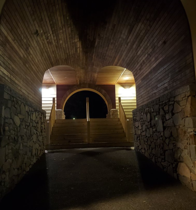 Golden Eagle Lodge主图