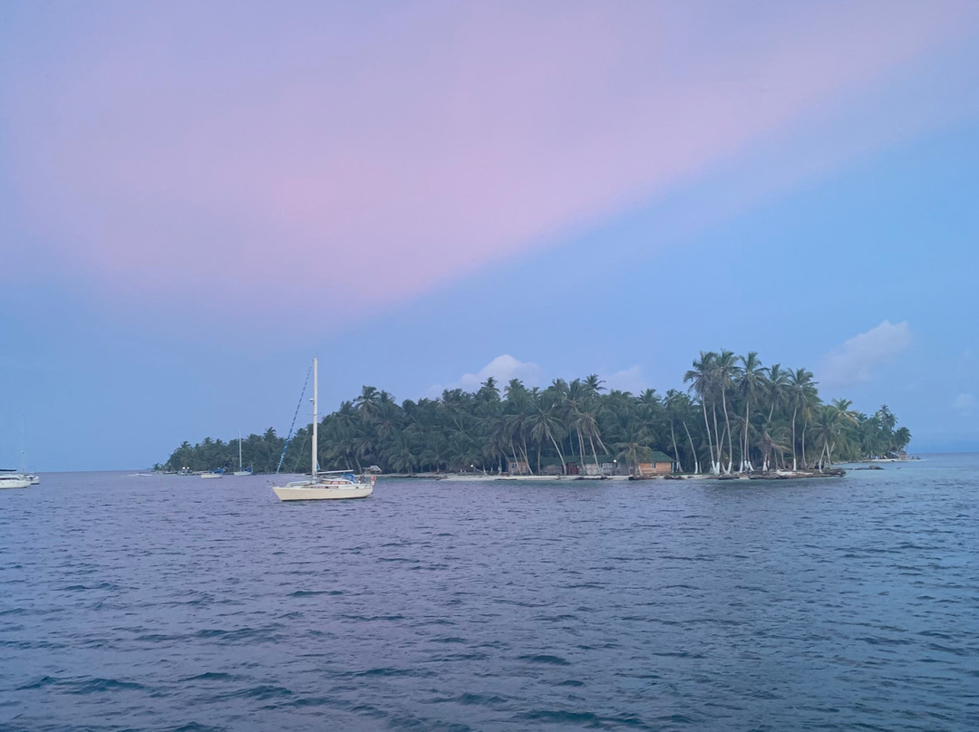 Onatigle Catamaran景点图片