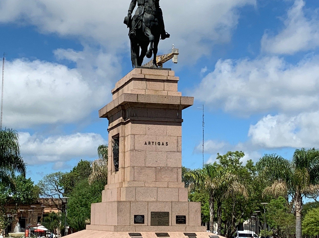 Plaza Artigas-Salto必去景点