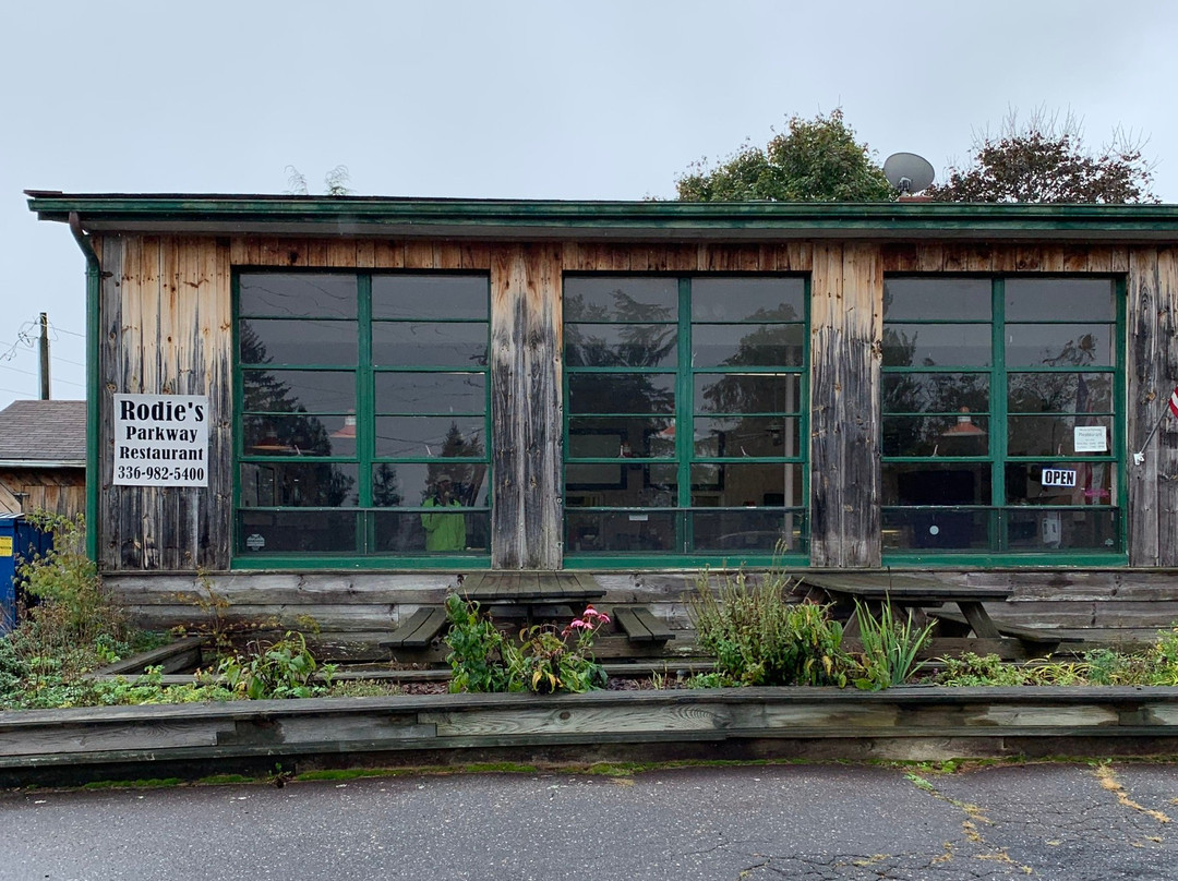Laurel Springs餐馆和美食-Rodie's Parkway Restaurant