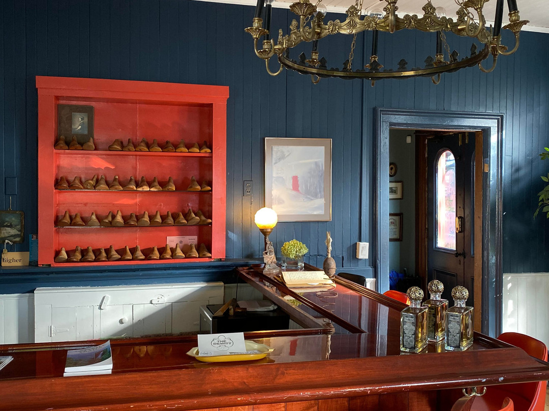 The DeWitt Oak Hill主图