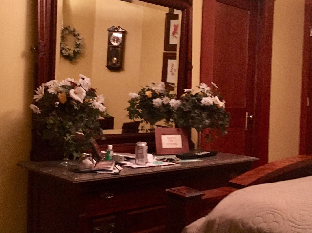 Anniversary House主图