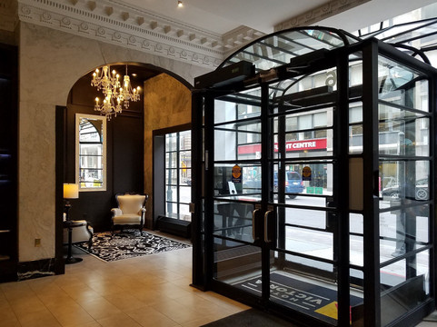 维多利亚酒店主图