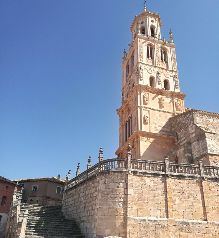 Real Colegiata Santa Maria del Campo-Santa Maria del Campo必去景点