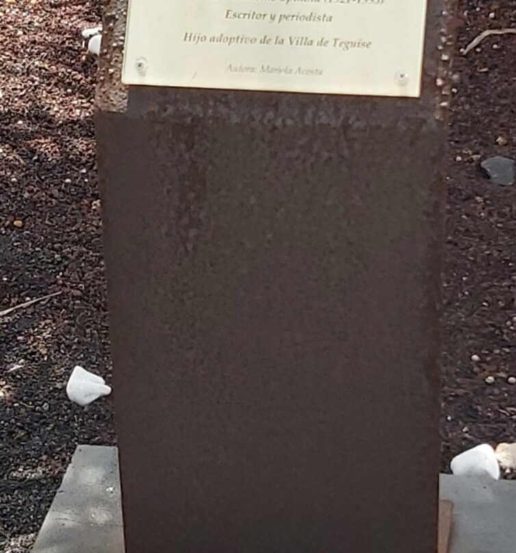 Estatua D. Leandro Perdomo Spinola-Teguise必去景点
