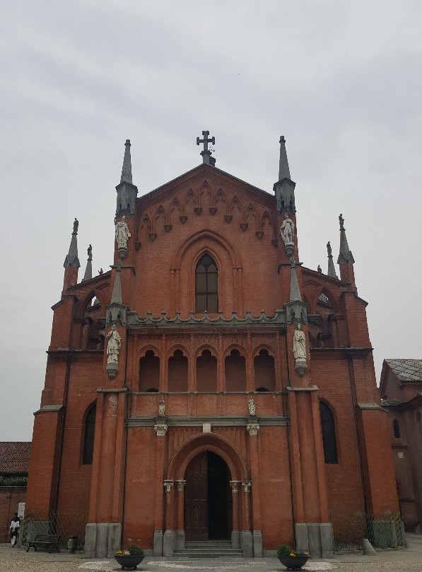 Chiesa di San Vittore Martire-Pollenzo必去景点