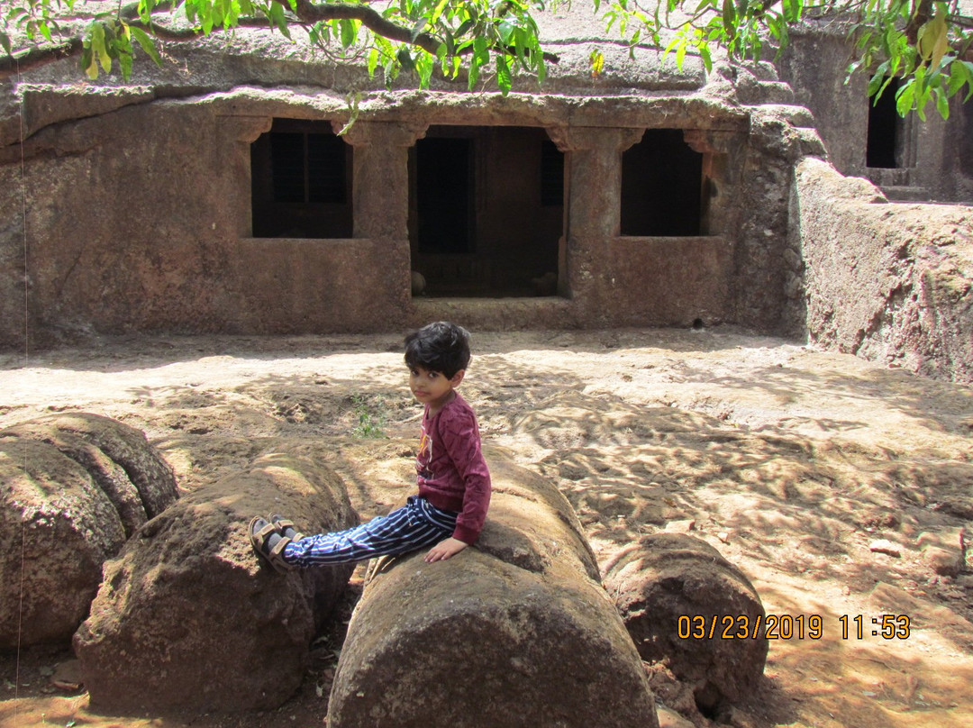 Panhalekaji Caves景点图片