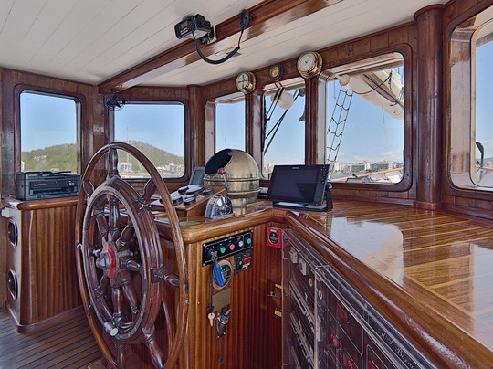 TRUELOVE BOAT-伊维萨城区必去景点