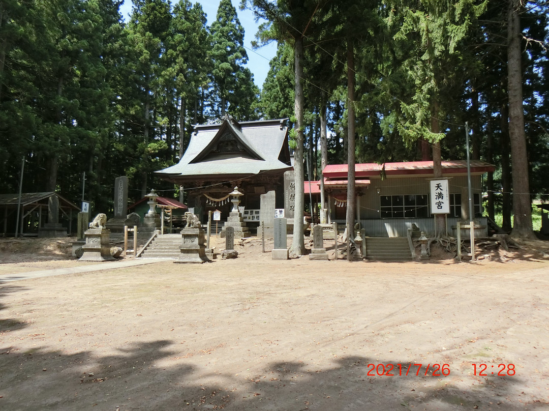 Niiyama Shrine景点图片